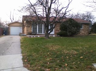 2730 W Overhill Rd, Peoria, IL 61615