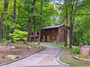 2045 Hickory Dr, Wayzata, MN 55391