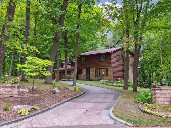 2045 Hickory Dr, Wayzata, MN 55391