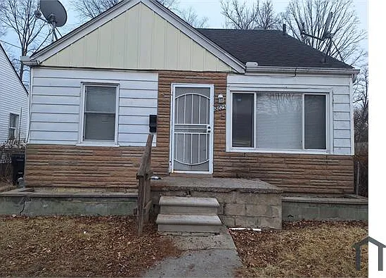 18025 Bentler St — Photo 1