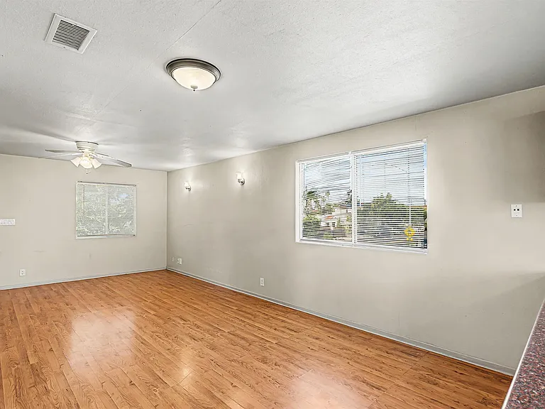 4397-4399 Swift Ave #4 — Photo 7