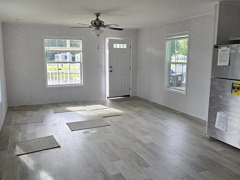 Mobile Gardens Manufactured Home Community — Photo 6