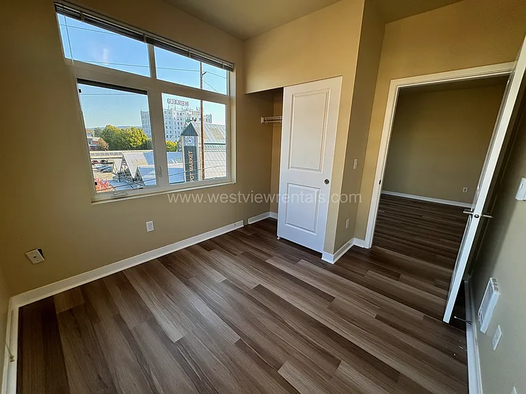 200 E Maple St — Photo 220
