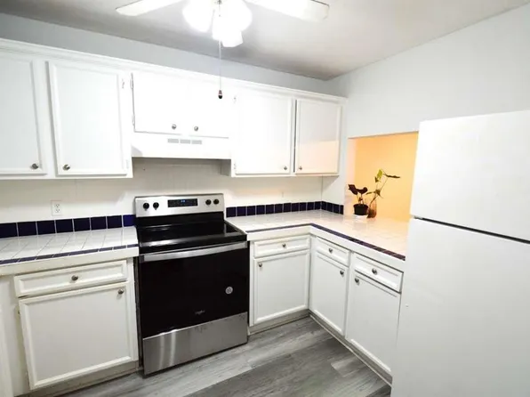 9440 Live Oak Pl 102, Davie, FL 33324