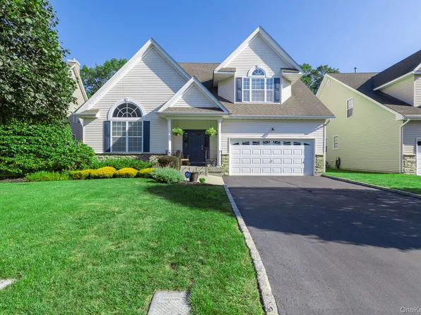 19 Joshua Court, Wading River, NY 11792