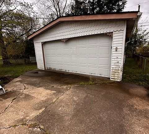 2nd image of 9197 Hibben Ave