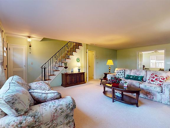 4th image of 121 Aspatuck Road
