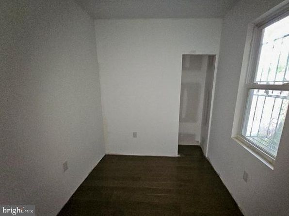 philadelphia-pennsylvania-165126772 picture