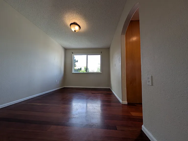 1175 E Dry Creek Pl — Photo 4