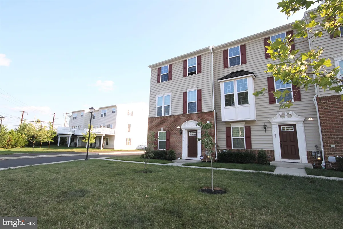 Building Photo - 228 Compass Dr