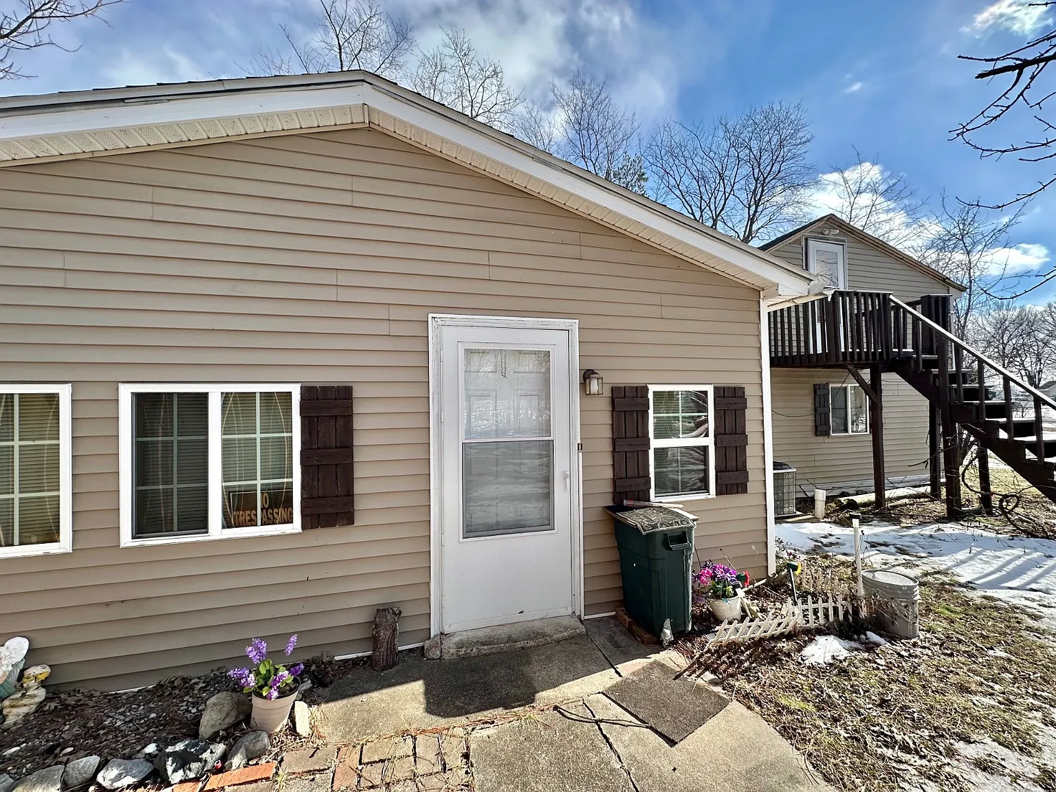 238 Karr St photo 1