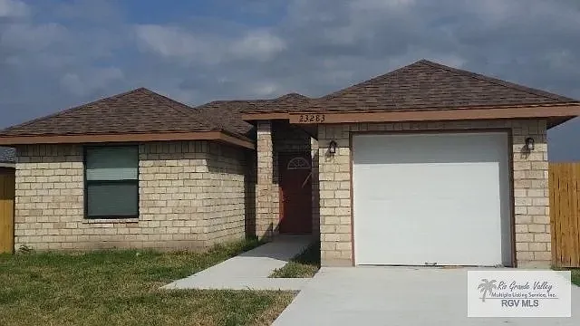 3 bed, 2.0 bath, 1200 sqft, $1,250 — Photo 1