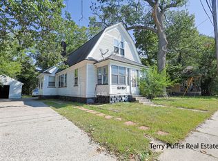 724 E Apple Ave, Muskegon, MI 49442