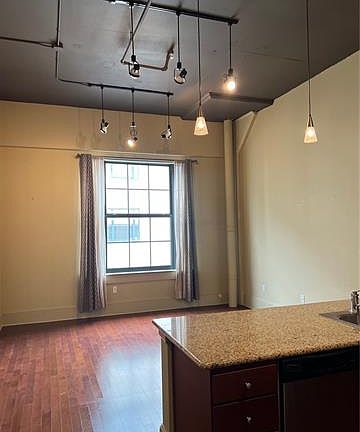 4th image of 1201 Canal St #463