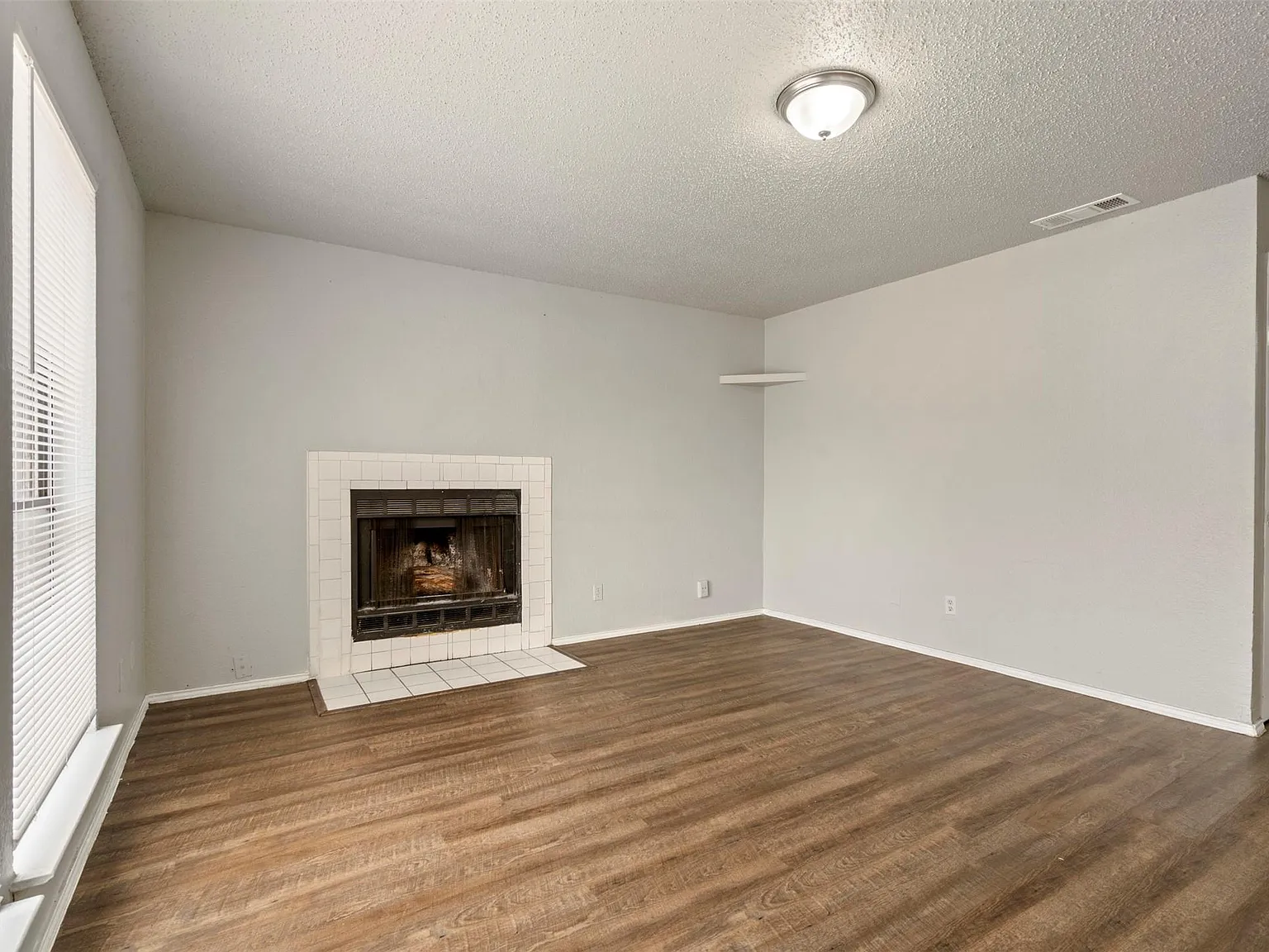 3 bed, 1064 sqft, $1,500 — Photo 3