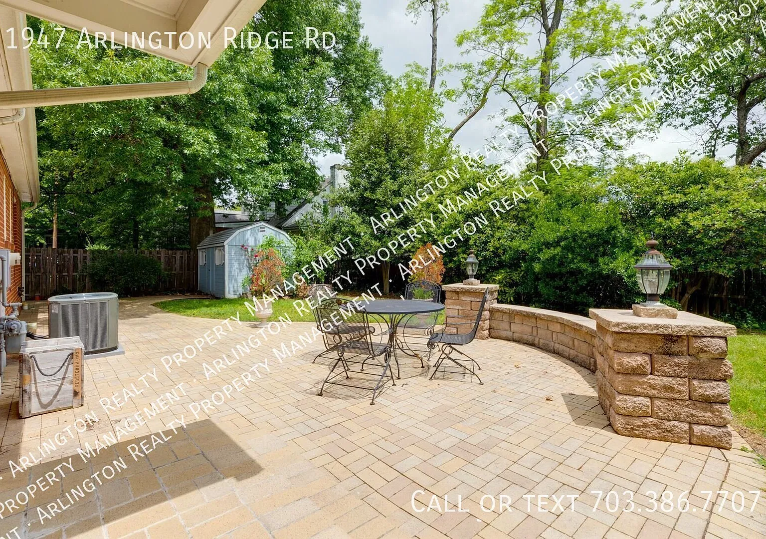 All brick rambler located in the Top of Arlington Ridge "Millionaire Row". 3bedrooms, 1.5 bathroo... — Photo 2