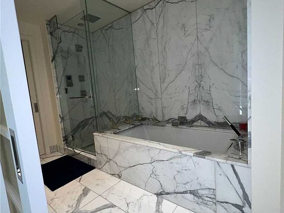 4th image of 180 University Ave #4102