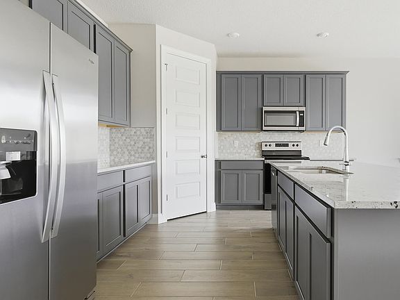 5th image of 8558 Dahlia Circle
