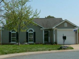 5565 Whisperfield Ln, Charlotte, NC 28215