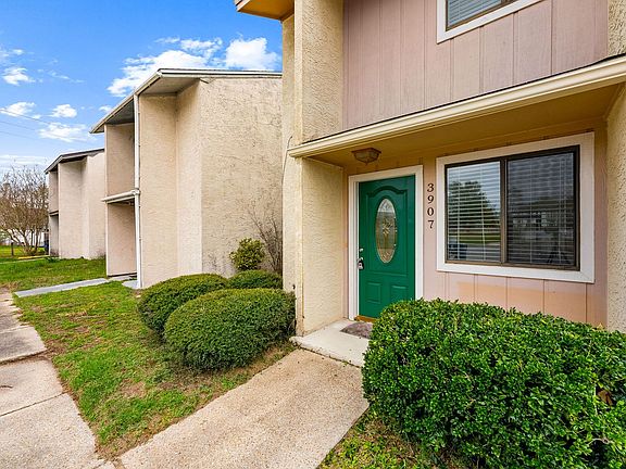 4th image of 3907 Venetian Cir