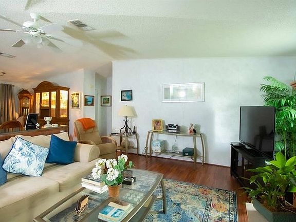 4th image of 337 Kiwi Dr