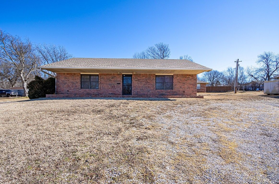314 N Clarady Ave, OK 74878 MLS 1119493 Zillow