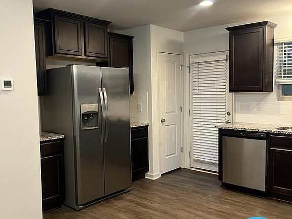 2nd image of 11 Belhaven Dr