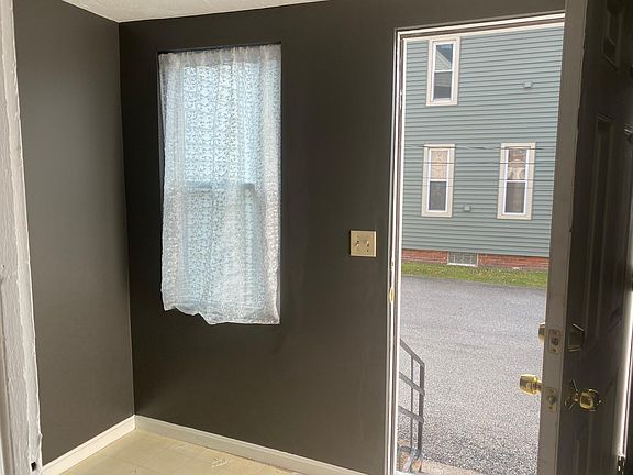 2nd image of 443-443 Erie St