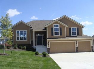 1309 Stone Ln, Lansing, KS 66043