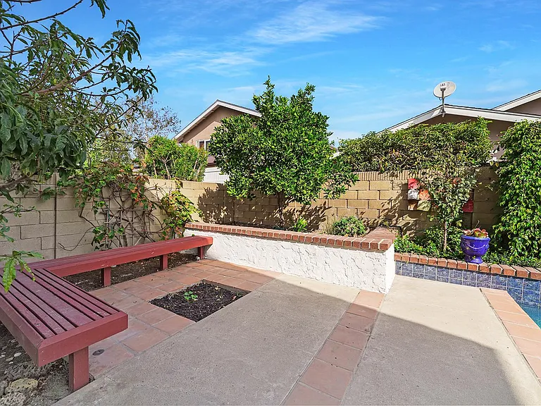 6781 Glen Dr — Photo 5