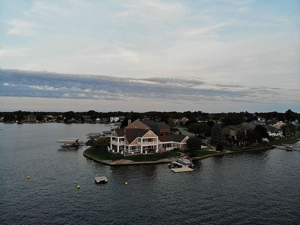 2nd image of 320 Park Island Dr