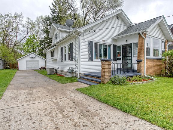 2nd image of 478 Julia St NE
