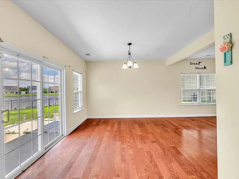 256 Savannah Ln — Photo 7