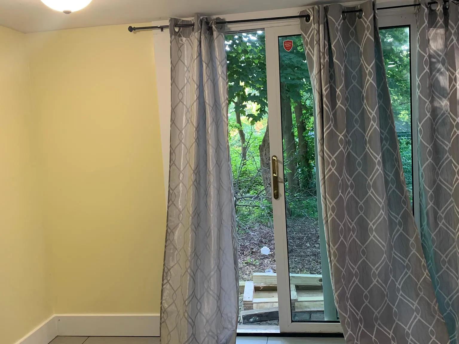 3 bed, 1200 sqft, $2,350 — Photo 4