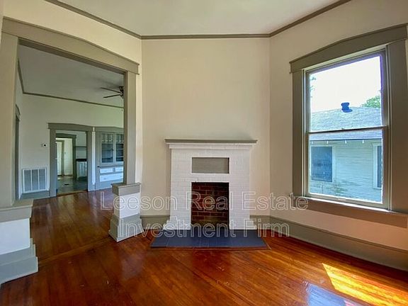 3rd image of 333 Robinson Pl