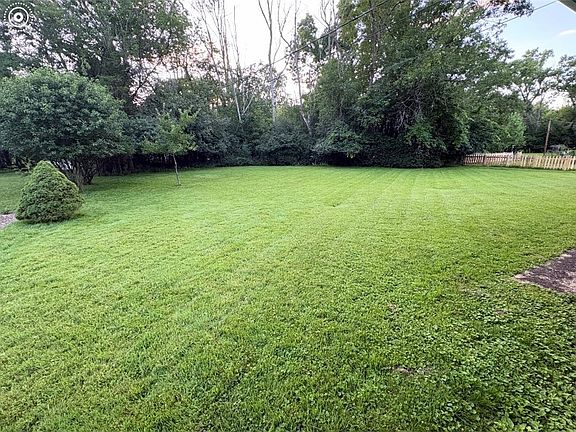 3rd image of 143 Hemingway Dr