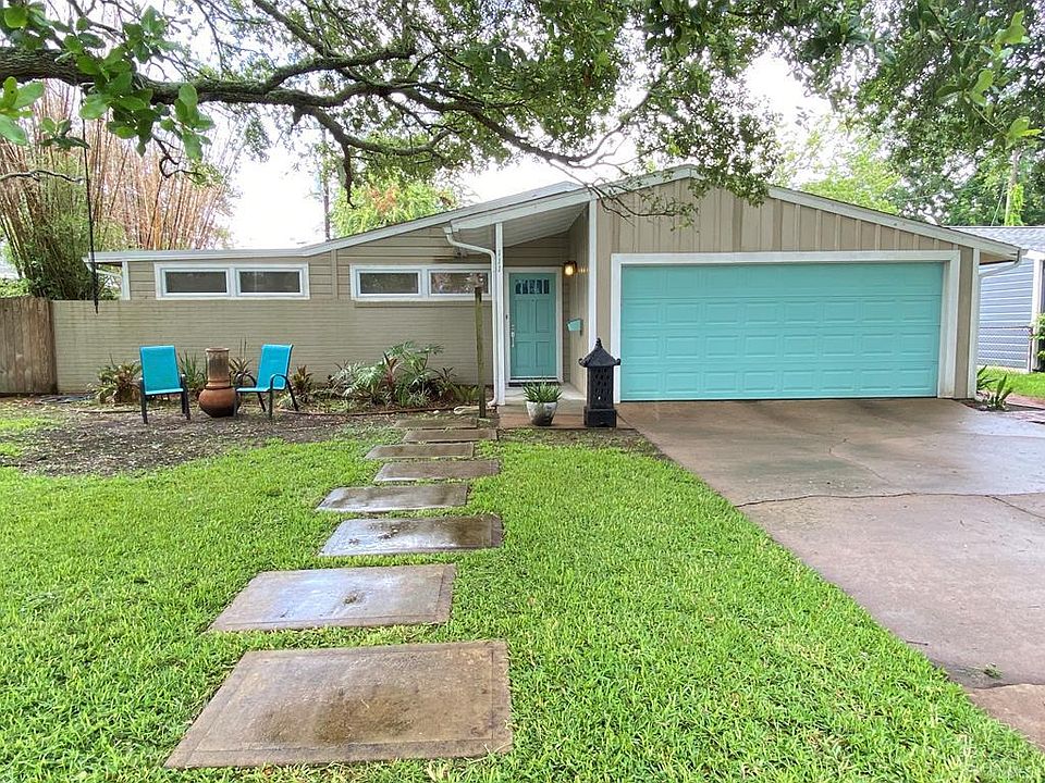 1st image of 111 Dolphin Ave