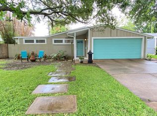 111 Dolphin Ave, Galveston, TX 77550