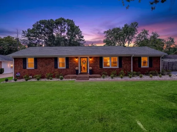 1311 Trinity Dr, Murfreesboro, TN 37129