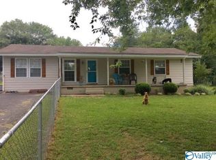 175 Twin Lakes Dr, Arab, AL 35016