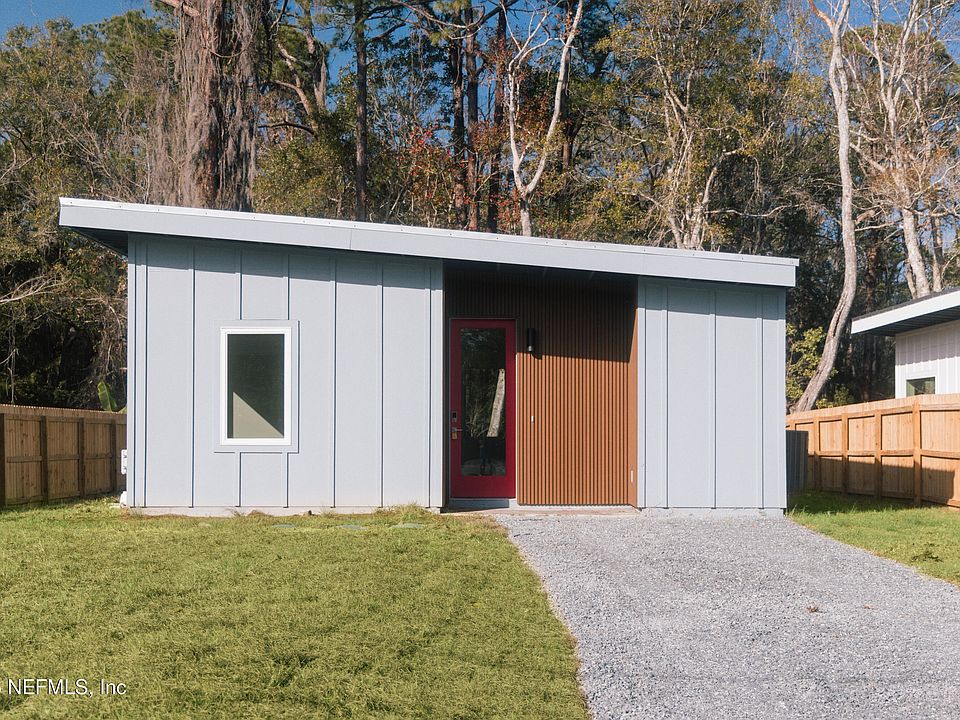 1st image of 576 WOODLAWN Road