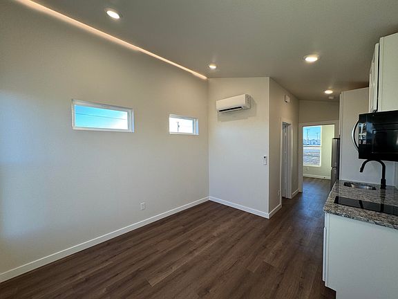 5th image of 3022 E 2nd Pl