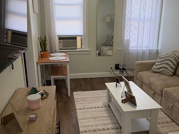 3rd image of 54 Davenport Ave APT 1