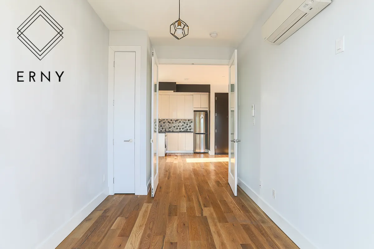 Building Photo - 664 Rutland Rd #2L