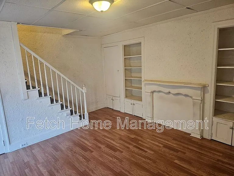 49-51 W Market St #1R — Photo 2