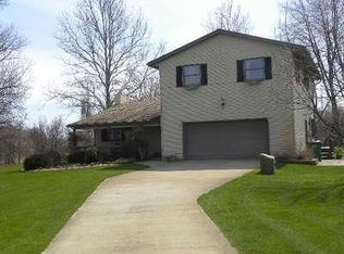 28551 Maple Ter, Dowagiac, MI 49047