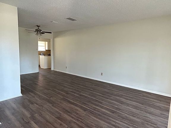 3rd image of 4264 Candy Ln