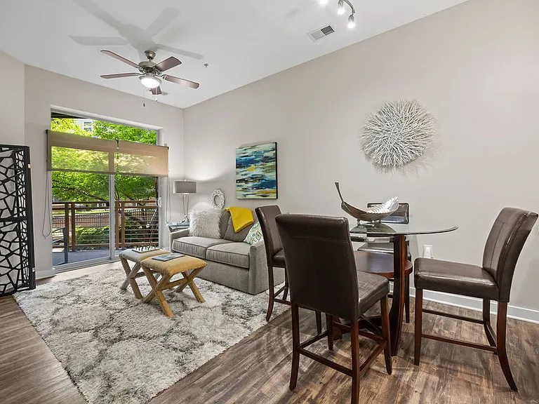 Elizabeth Square Apartments — Photo 10