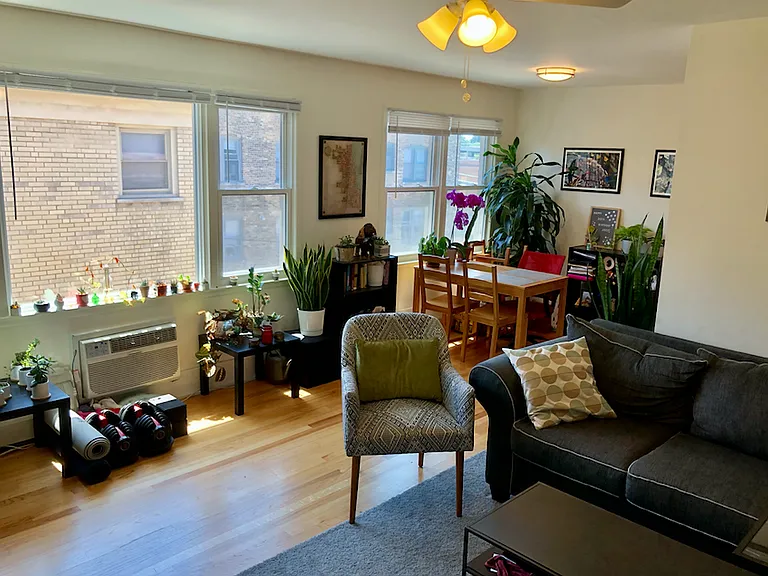 4544 N Wolcott Ave #8 — Photo 4