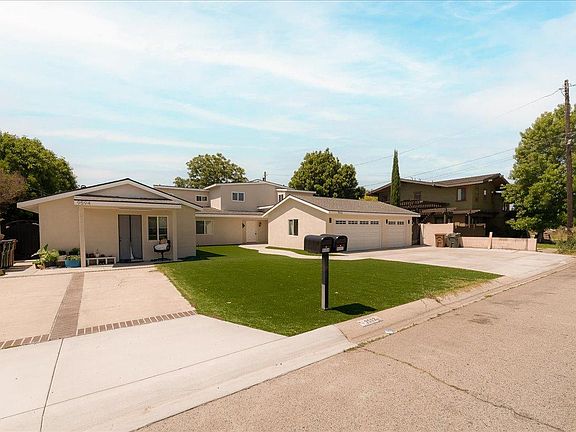 4th image of 9592 Stanford Ave